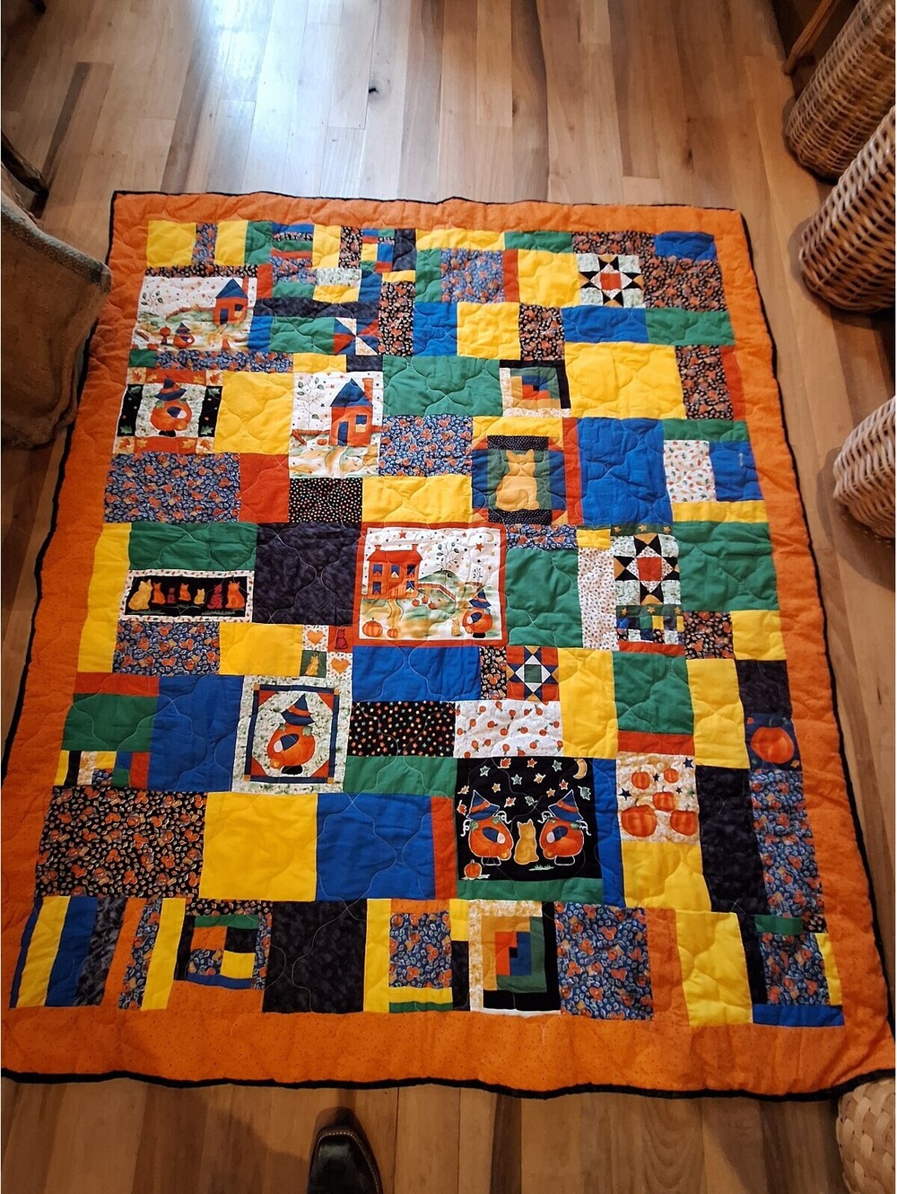 Quilt, hand made, Halloween, pumpkins, cats, unused, impeccable .